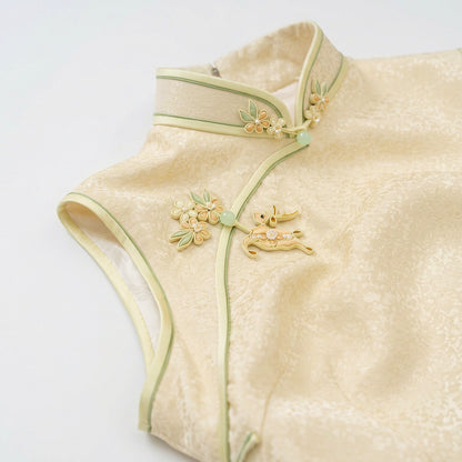 Fawn’s Leap in Crimson Osmanthus	QiPao/Cheongsam