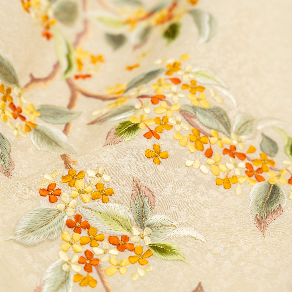 Fawn’s Leap in Crimson Osmanthus	QiPao/Cheongsam