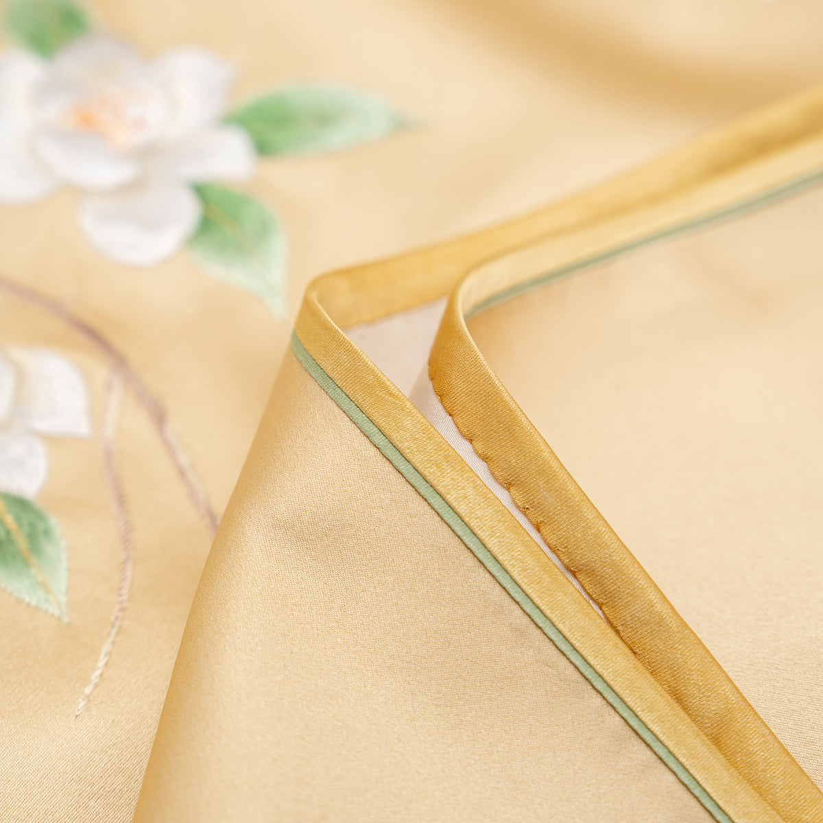 The Mythic Kylin & Gardenia QiPao/Cheongsam